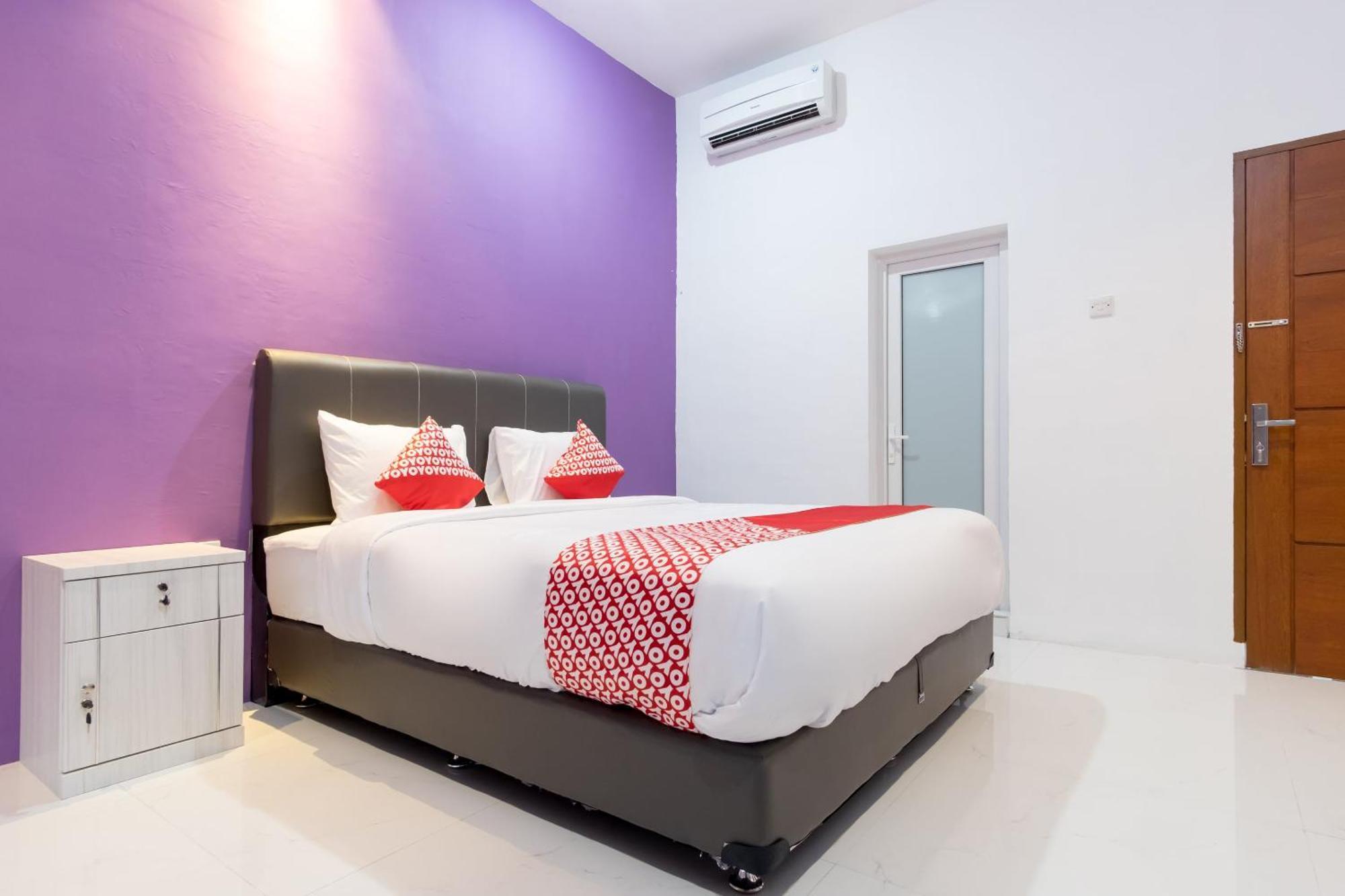 Super Oyo 839 Royal Guest House Medan Exterior foto